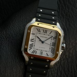 Alternative view of GF Special Recommendation: When it comes to square watches, the Cartier Santos is an absolute classic that cannot be overlooked. The WSSA0048 model stands out as a particularly distinctive piece within the Santos collection. The blue PVD bezel complements the blue dial perfectly, preserving Cartier's signature French elegance while adding a touch of vibrancy and modernity. With a case diameter of 39.8mm and a thickness of just 9.38mm, it offers exceptional comfort.Detailed touches include a crown set with a blue synthetic faceted spinel, adding a touch of refinement. A date display window is positioned at 6 o'clock. The Roman numeral hour markers and hands feature Super-LumiNova coating, ensuring clear visibility in low-light conditions.Powered by Cartier's in-house 1847 MC automatic movement, it delivers reliable performance for daily wear. Water resistance is rated to 100 meters. Overall, this Santos model appeals to wearers who value both brand identity and practical functionality in a timepiece.